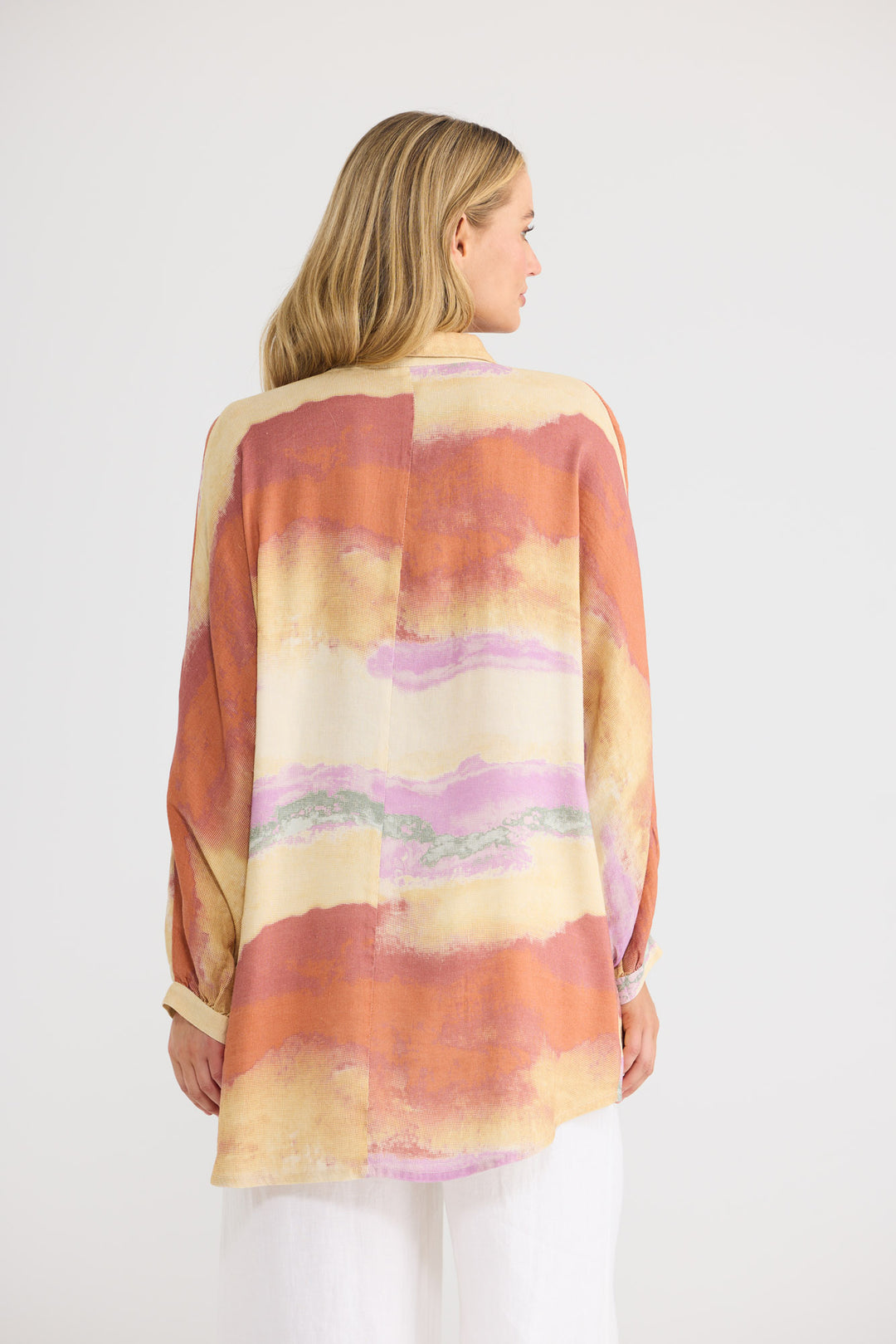 Milano Shirt in Sand Dunes with a collared neckline.